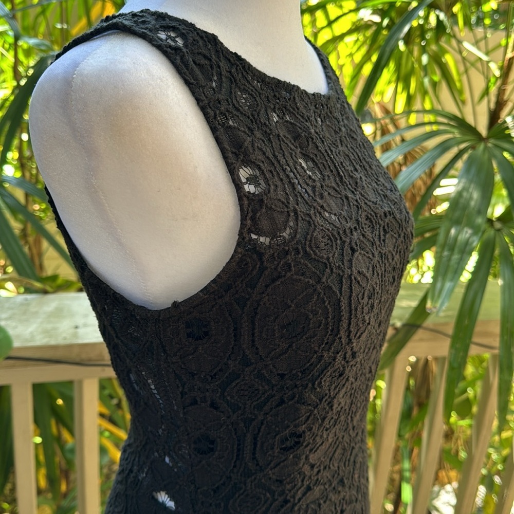 BB‎ Dakota Black Lace Sleeveless Dress - Picture 8 of 16